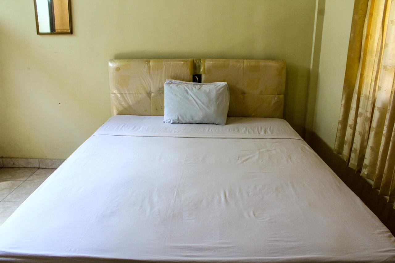 Lolo Beach Inn Легиан Экстерьер фото